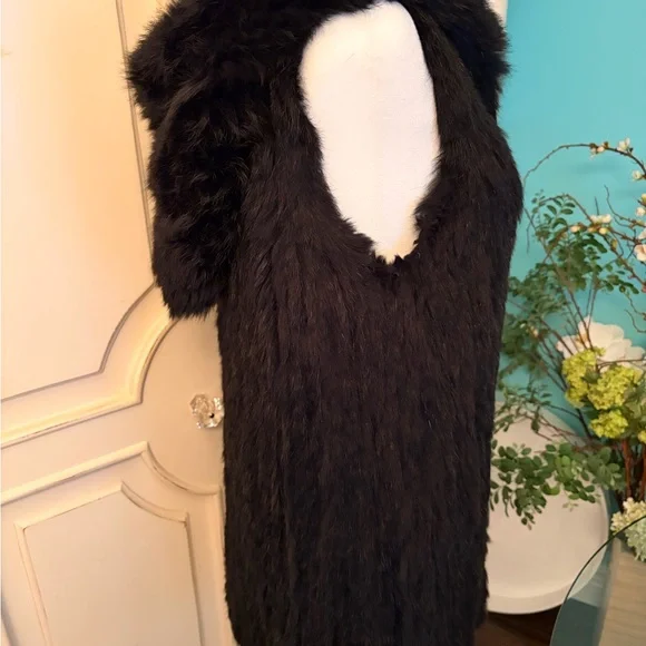 Black Rabbit Fur Vest - Picture 2 of 12